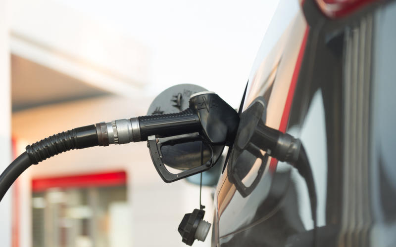 Carburants : le gouvernement menace d'"intervenir" pour débloquer les dépôts