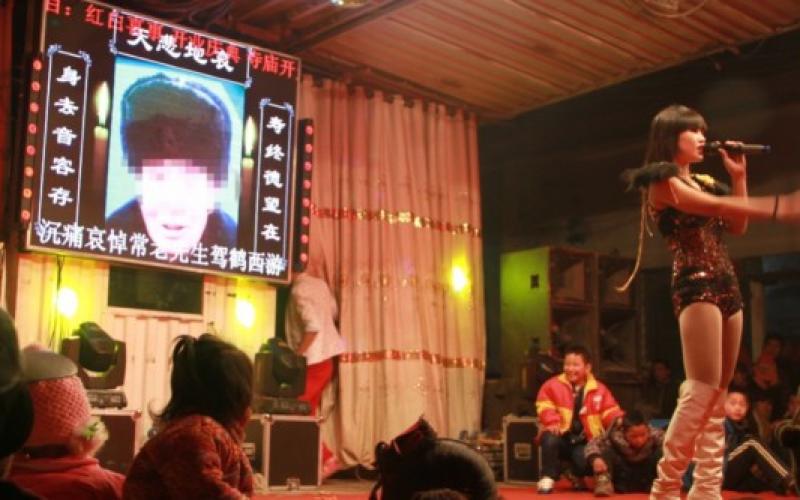 Chine : plus de strip-tease aux enterrements