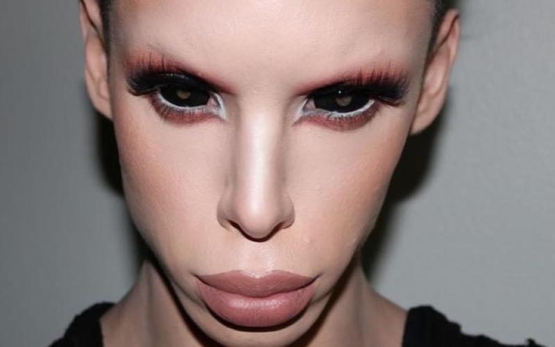 Devenir alien coûte 50 000 dollars