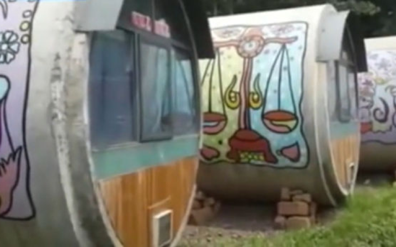 Dormez dans un tuyau géant