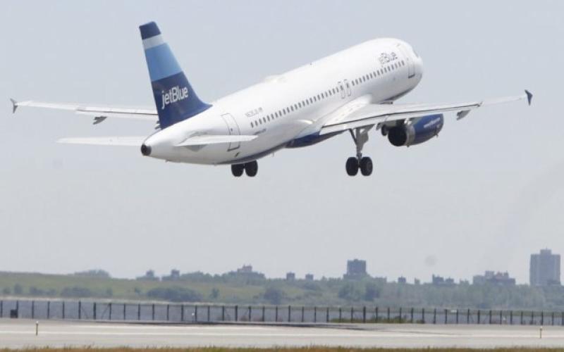 Le pire voisin d'avion au monde