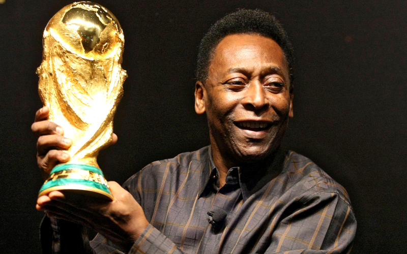 Le "roi" Pelé rassure ses fans