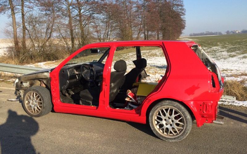 LORRAINE : Il roule avec une voiture désossée