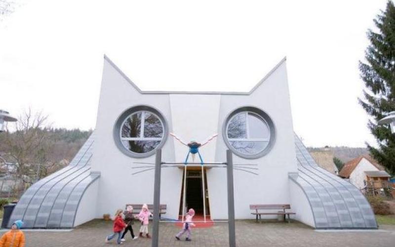 Une école maternelle en forme de chat