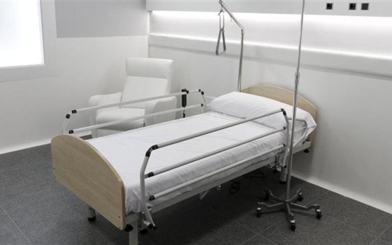 17 prétendantes à son chevet