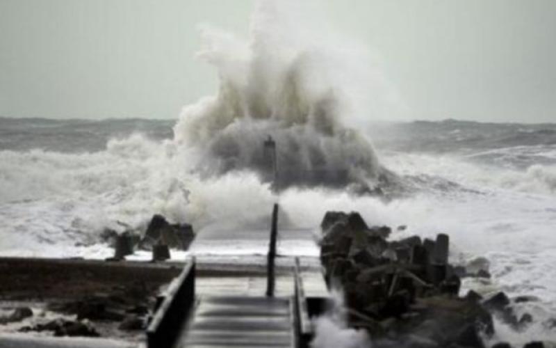 190 000 foyers privés d'électricité après le passage de Dirk