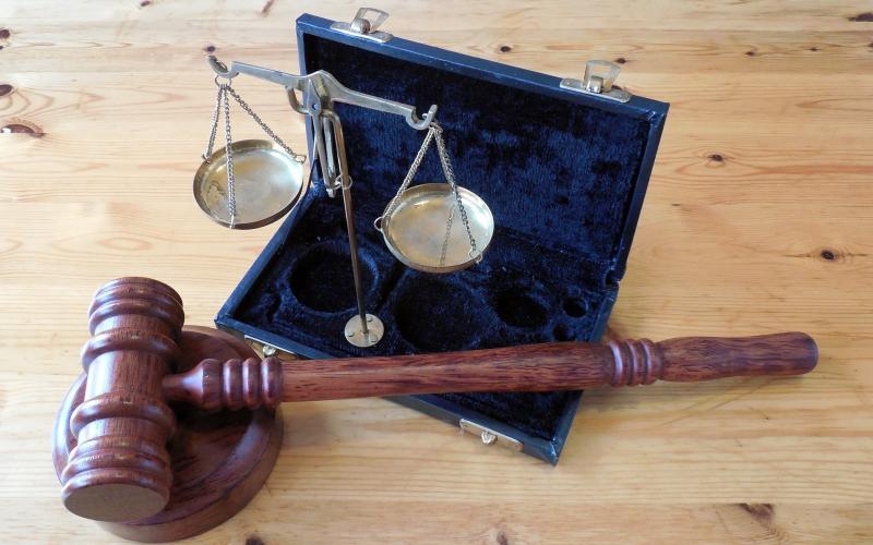 2 ans avec sursis requis contre l'ex-médecin de la police du Grand-Est