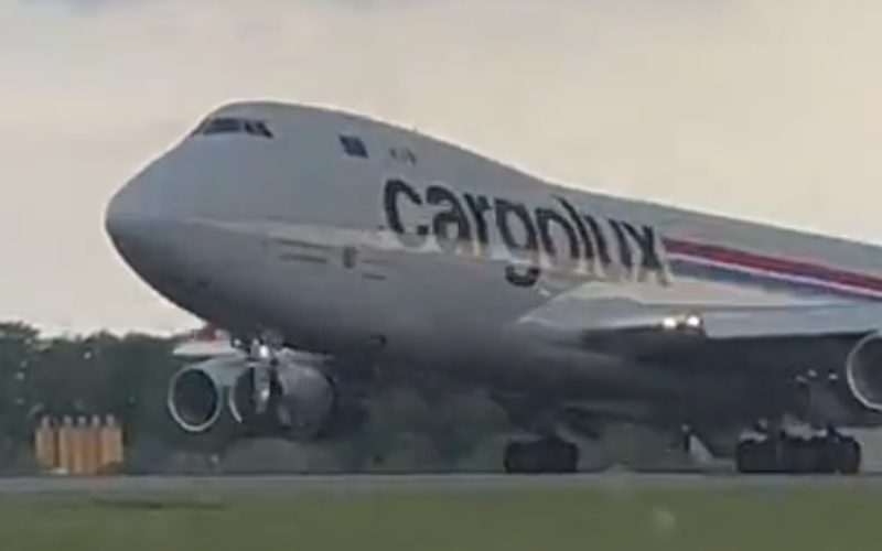 Aéroport du Findel : un avion perd une partie de son train d'atterrissage ! 