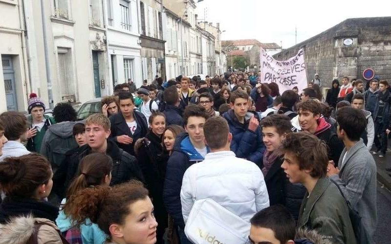 Appel à une nouvelle journée "lycées morts" aujourd'hui