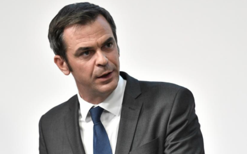 Covid-19 :"un couvre-feu dans certains départements à partir de 18H dès le 2 janvier" annonce Olivier Véran