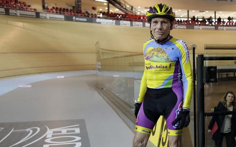 Cyclisme : record mondial pour Robert Marchand à 105 ans