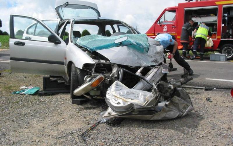 D26 : une femme meurt éjectée de sa voiture