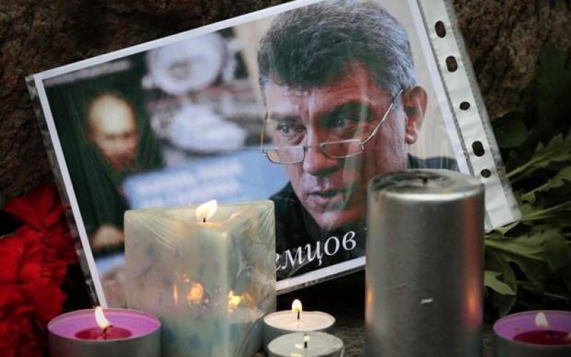 Des milliers de Russes dans la rue pour rendre hommage à Boris Nemtsov