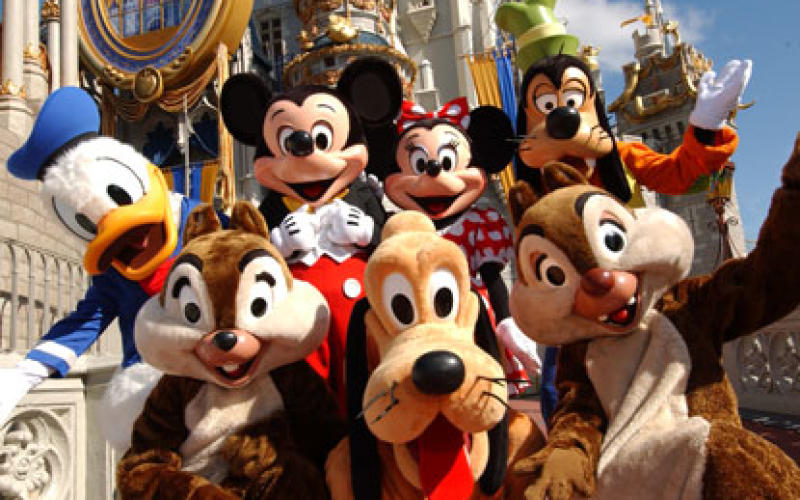 DisneyLand Paris : Mickey a des trous dans les poches
