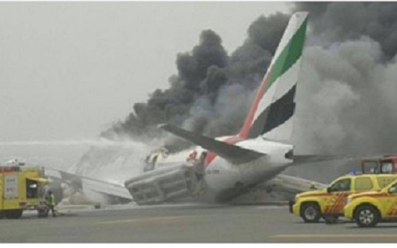 Dubaï : l'accident d'un Boeing à l'atterissage provoque la fermeture de l'aéroport