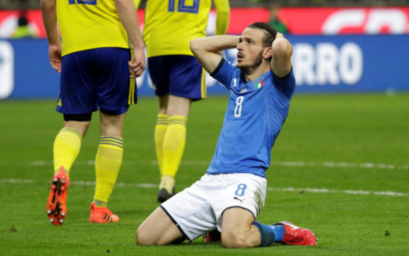 Football : l'Italie face au vide sportif et financier