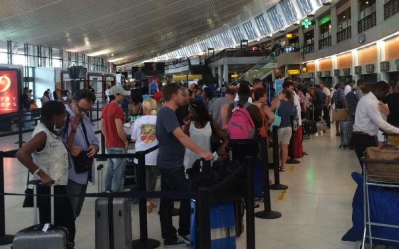 Grève des contrôleurs aériens : 40% des vols supprimés aujourd'hui