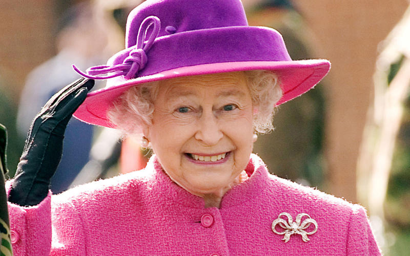 La reine d'Angleterre recrute