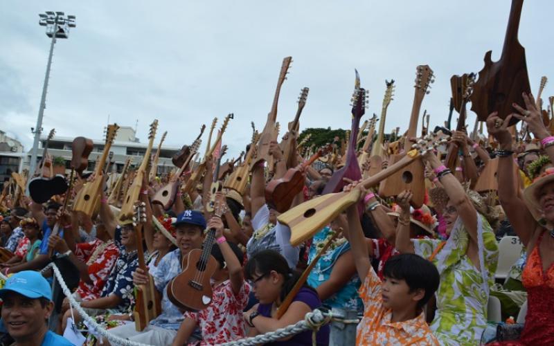 Le plus grand rassemblement de ukulélés