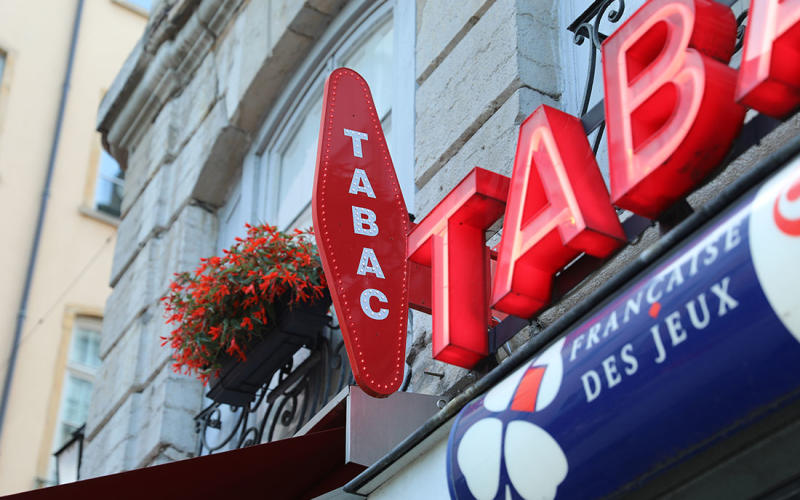 Les buralistes vont vendre des masques réutilisables à partir du 30 avril