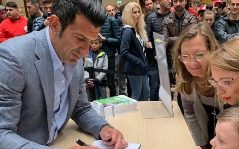 Luxembourg : Luis Figo enchante les fans