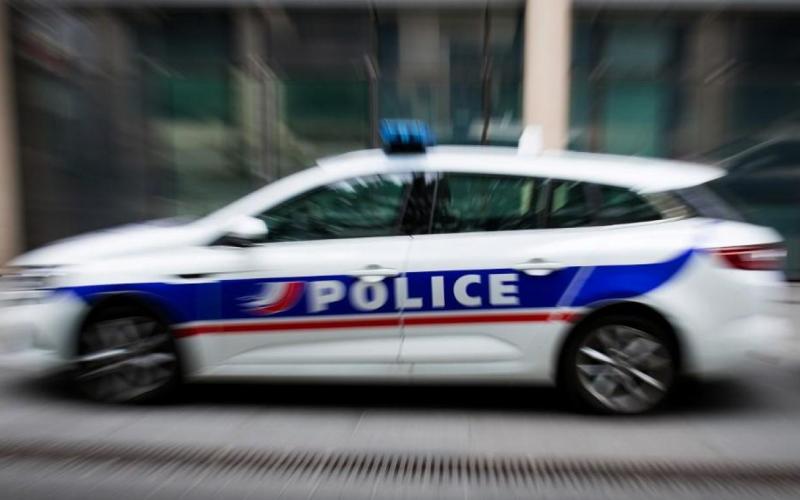 Metz : deux ados dégradent une voiture et un abribus à la hache