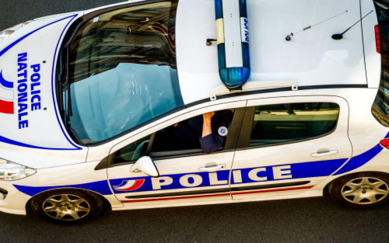 Metz : une mère de famille par en vacances et laisse ses deux jeunes enfants seuls