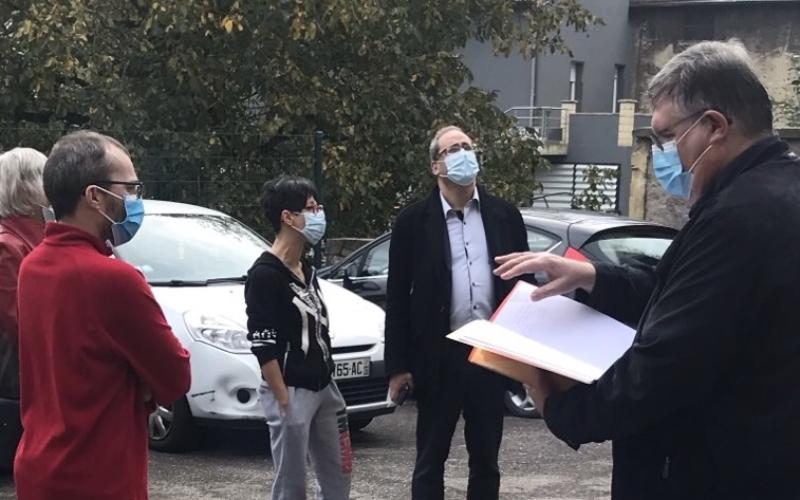 Moyeuvre-Grande : le député Brahim Hammouche, auprès des locataires du 10, rue Foch