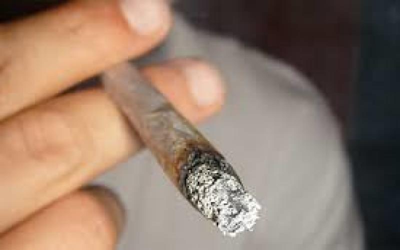 Nancy : l'hôpital cherche des gens fumant au moins 7 joints par semaine