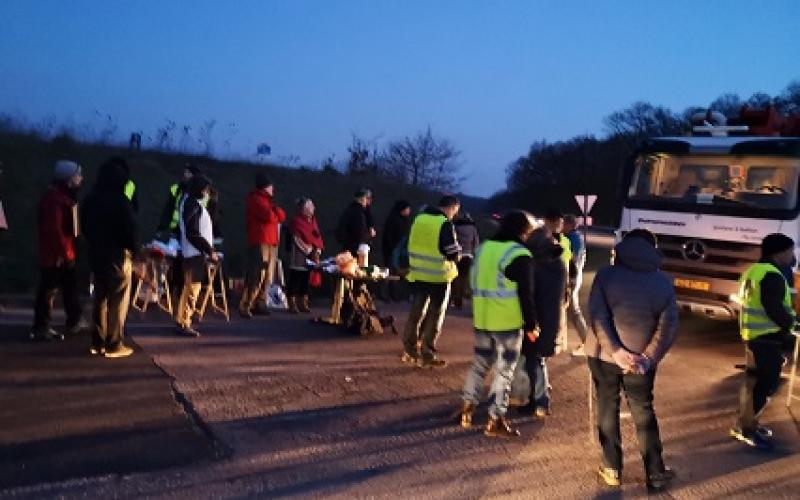 Rassemblement citoyen des anti-knauf et des gilets jaunes à Illange ce matin