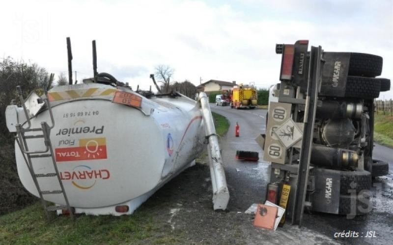 Saint-Aubain-sur-Aire (55) : un camion se renverse et coupe toute circulation sur la RN 4