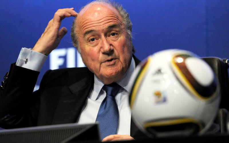 Scandale de corruption à la FIFA : Blatter fait l'innoncent pour rester accroché à son siège