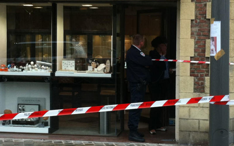 Trois hommes braquent une bijouterie à Petite-Rosselle