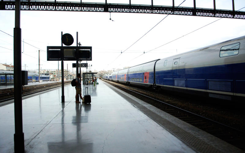 Un jeune homme meurt happé par un train