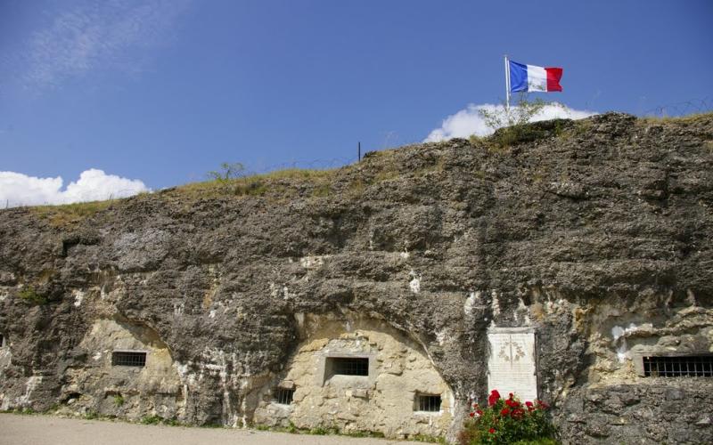 Un jeune touriste allemand fait une chute de 20 mètres dans la Meuse
