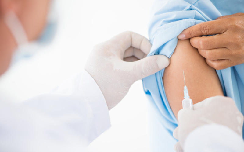 Vaccin AstraZeneca : l'OMS étudie à partir d'aujourd'hui sa sûreté 