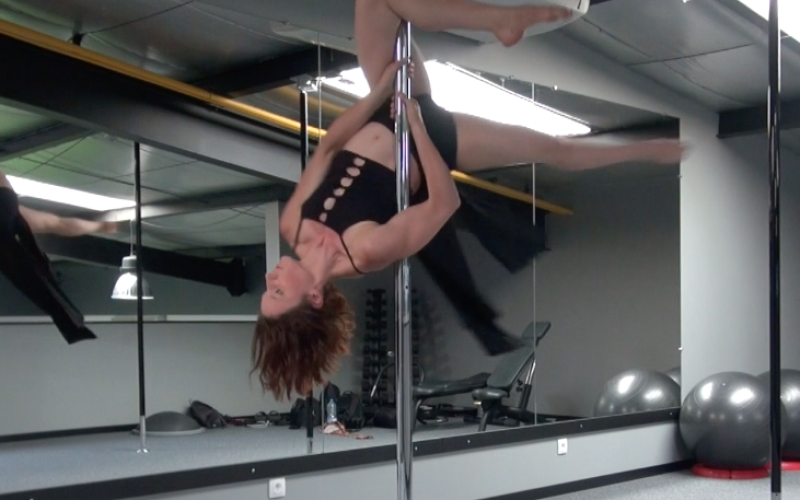 { VIDEO } :  Pole Dance - quand le sport et la poésie se rencontrent !