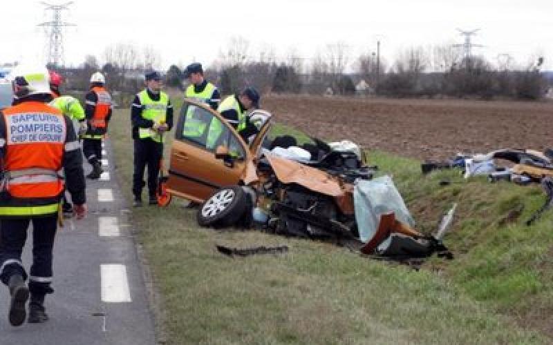 Ville-au-Val : choc frontal entre un bus et une voiture