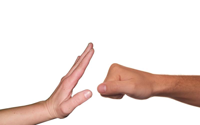 Violences conjugales : lancement du bracelet anti-rapprochement 