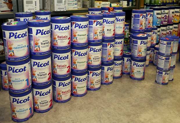 Après Leclerc, c'est Auchan, Intermarché, Système U et Cora qui n'auraient pas obéi au rappel du lait infantile Lactalis