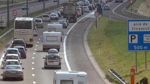 Bonne nouvelle pour les frontaliers qui transitent entre la Belgique et le Luxembourg : l'autoroute E411 rouvre aujourd'hui !