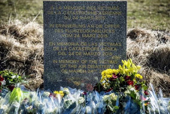 Crash de l'A320 de Germanwings : Lufthansa va verser 275 millions d'euros aux familles des victimes