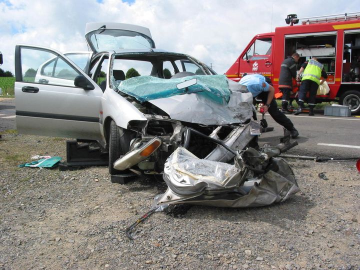 D26 : une femme meurt éjectée de sa voiture