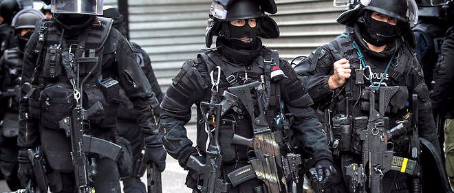 Deux jeunes qui projetaient des attentats en France arrêtés à Lyon et à Paris