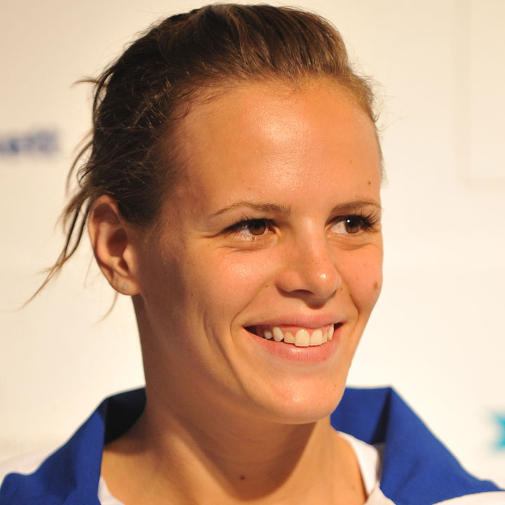 Laure Manaudou prise la main dans le sac à DisneyLand