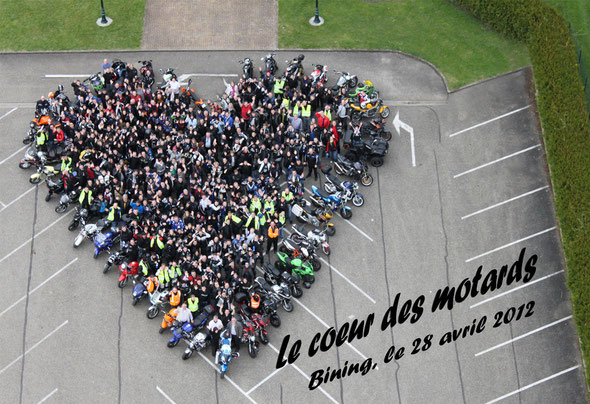 Les motards lorrains arrivent avec leurs roses pour la bonne cause !
