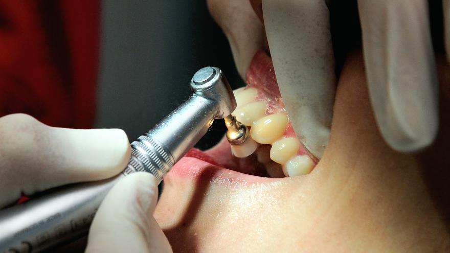 Marseille : un dentiste retrouvé égorgé dans son cabinet