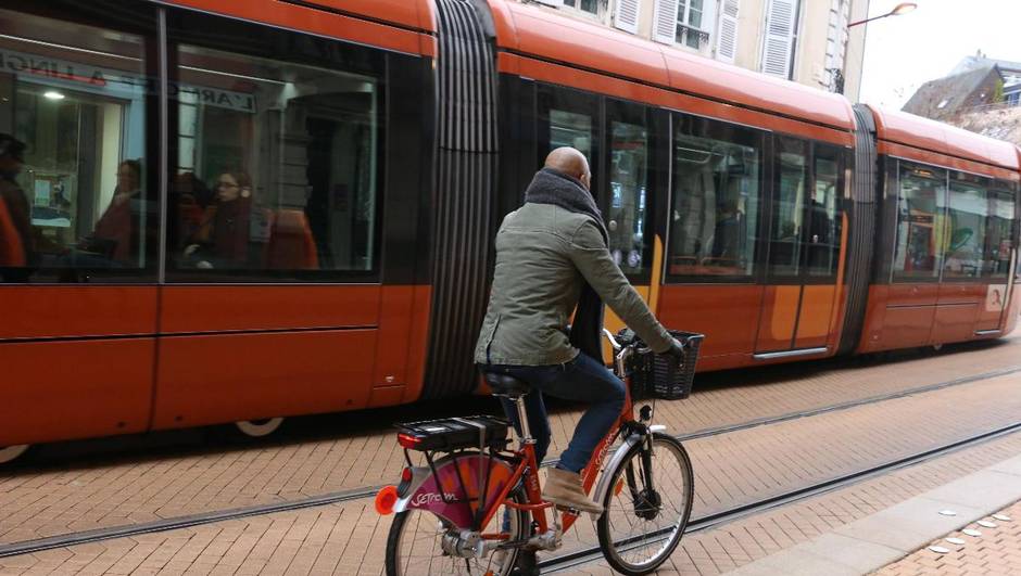 Nancy : une pétition lancée par les cyclistes pour rouler sur les voies du tram 