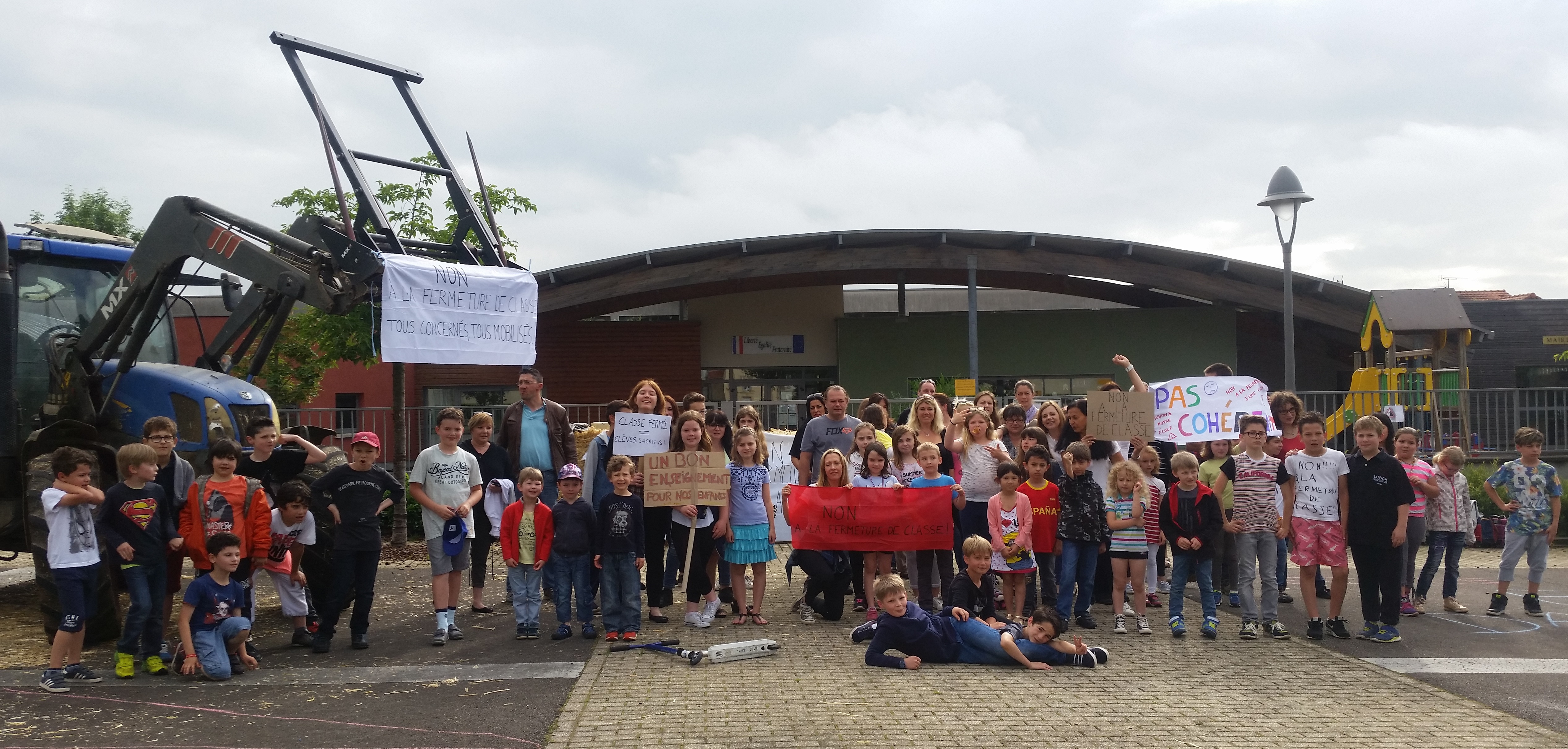 Oeutrange : les parents d'élèves protèstent contre la fermeture d'une classe de primaire
