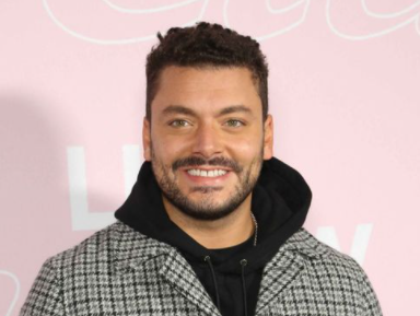 Rendez-vous en "Maison de retraite" avec Kev Adams 